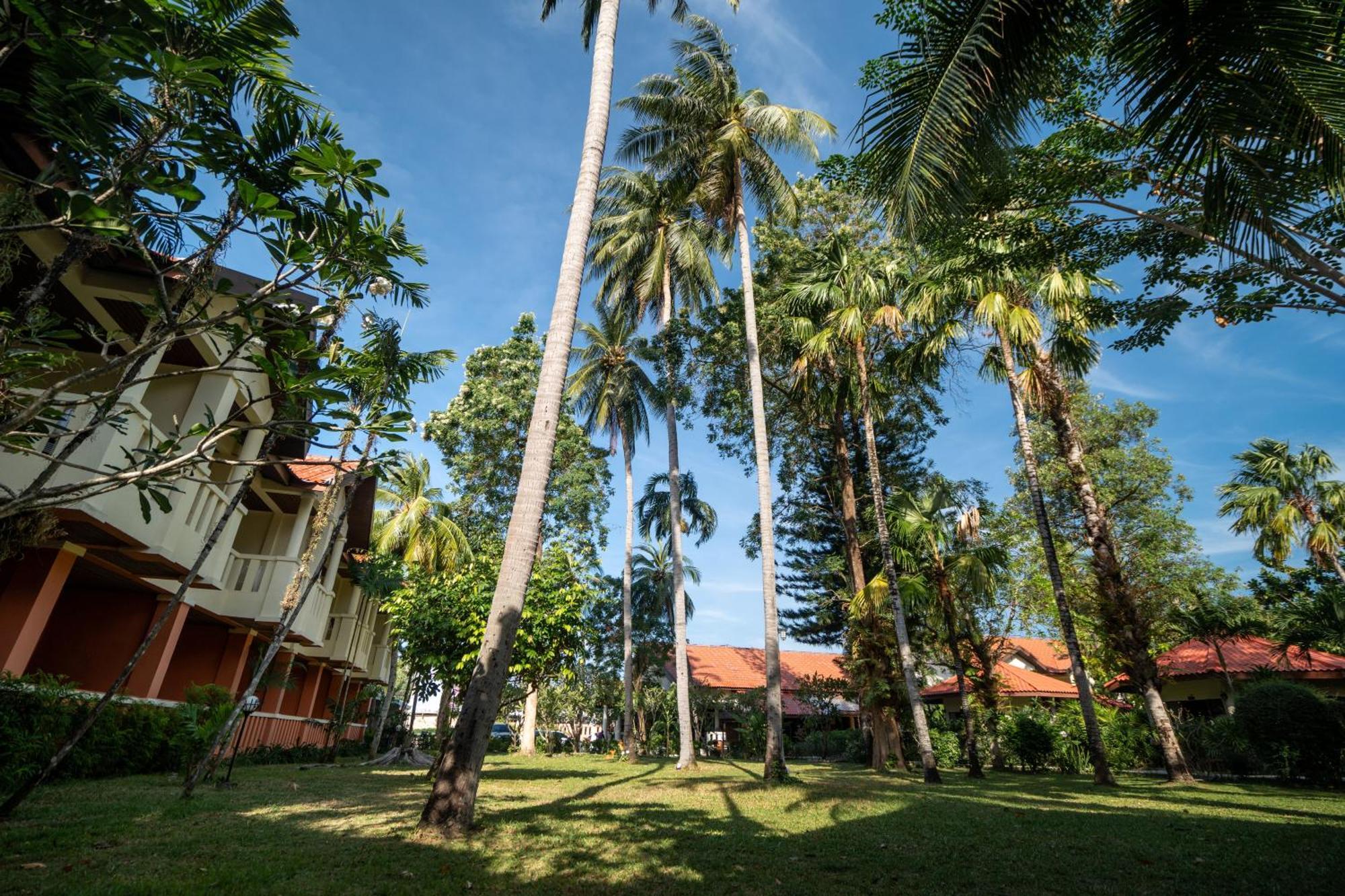 Phuket Leelavadee Hua Ting Resort Patong Kültér fotó