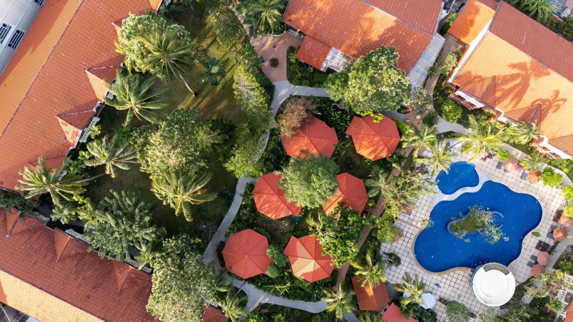 Phuket Leelavadee Hua Ting Resort Patong Kültér fotó