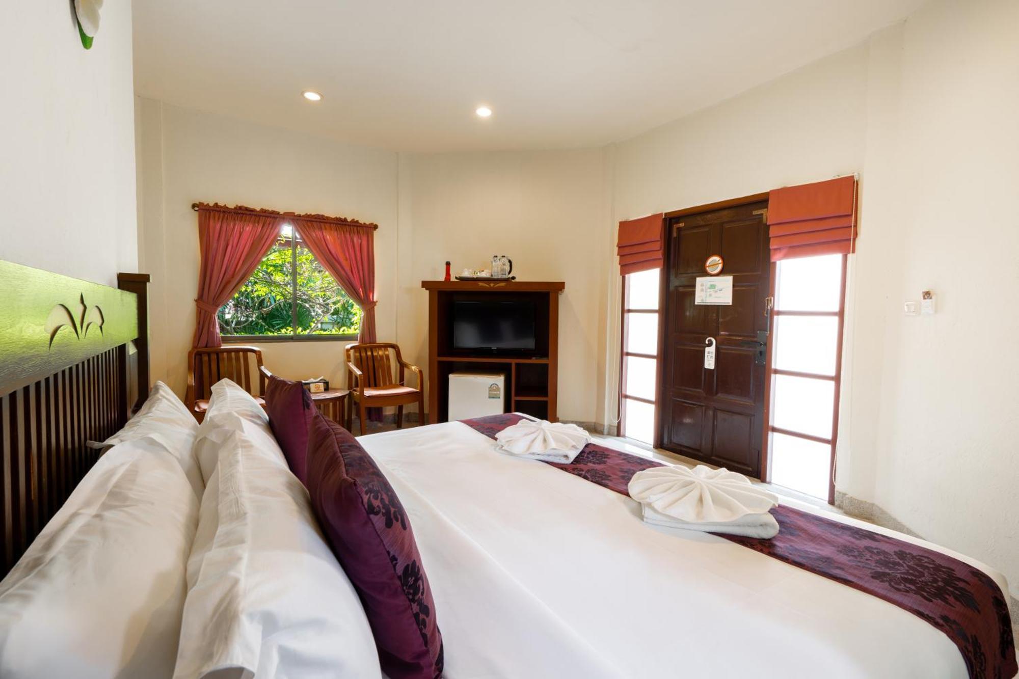Phuket Leelavadee Hua Ting Resort Patong Kültér fotó
