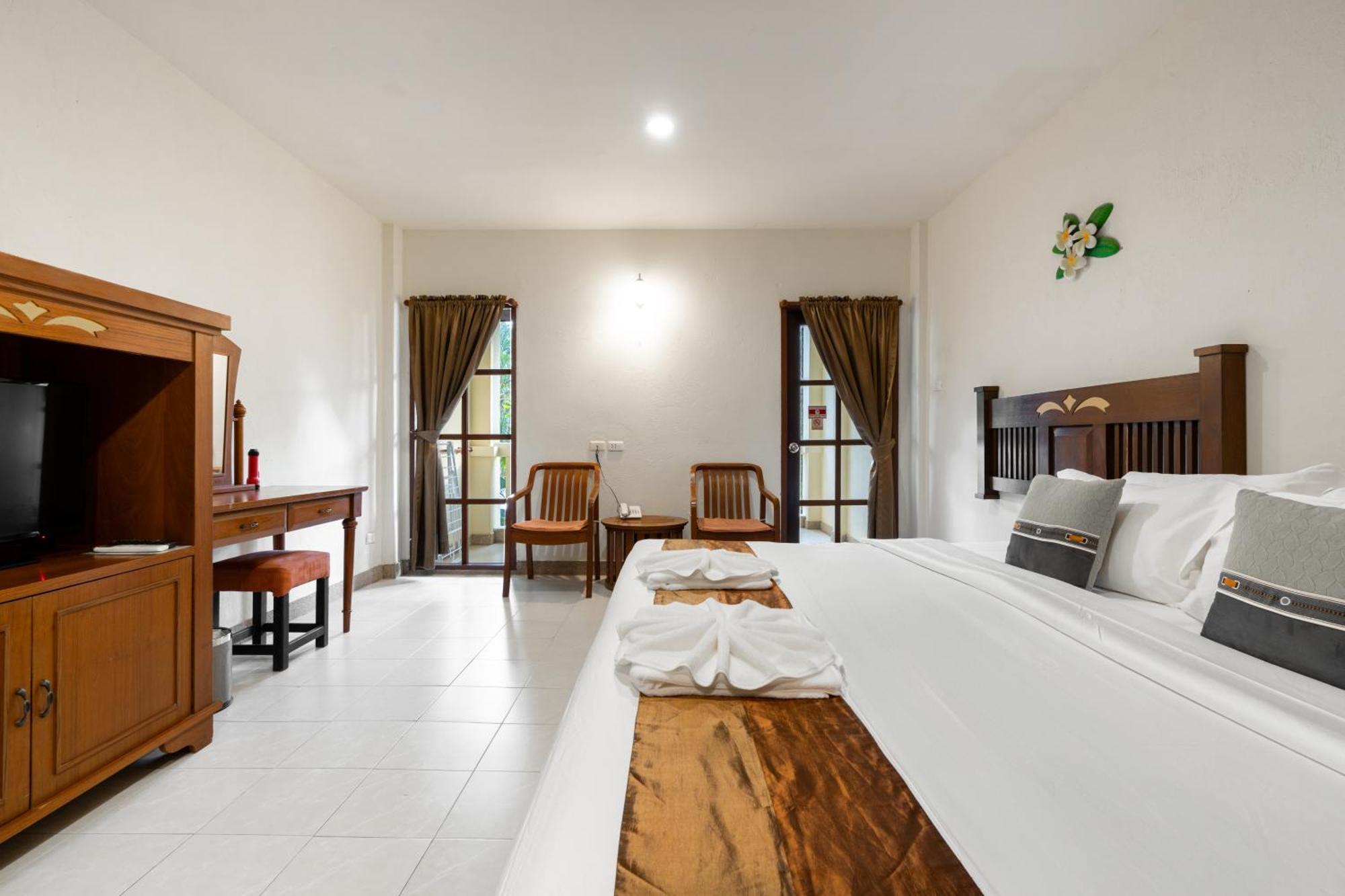 Phuket Leelavadee Hua Ting Resort Patong Kültér fotó