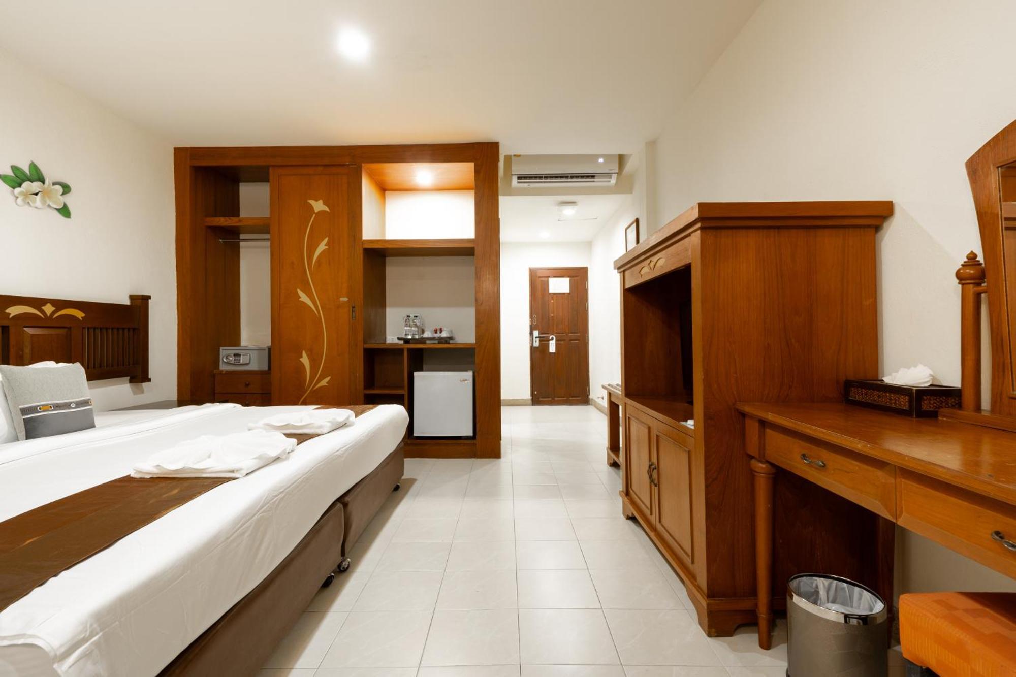 Phuket Leelavadee Hua Ting Resort Patong Kültér fotó
